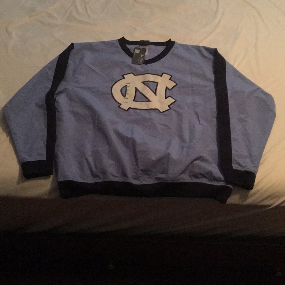 UNC Pullover - Men’s Large NEW